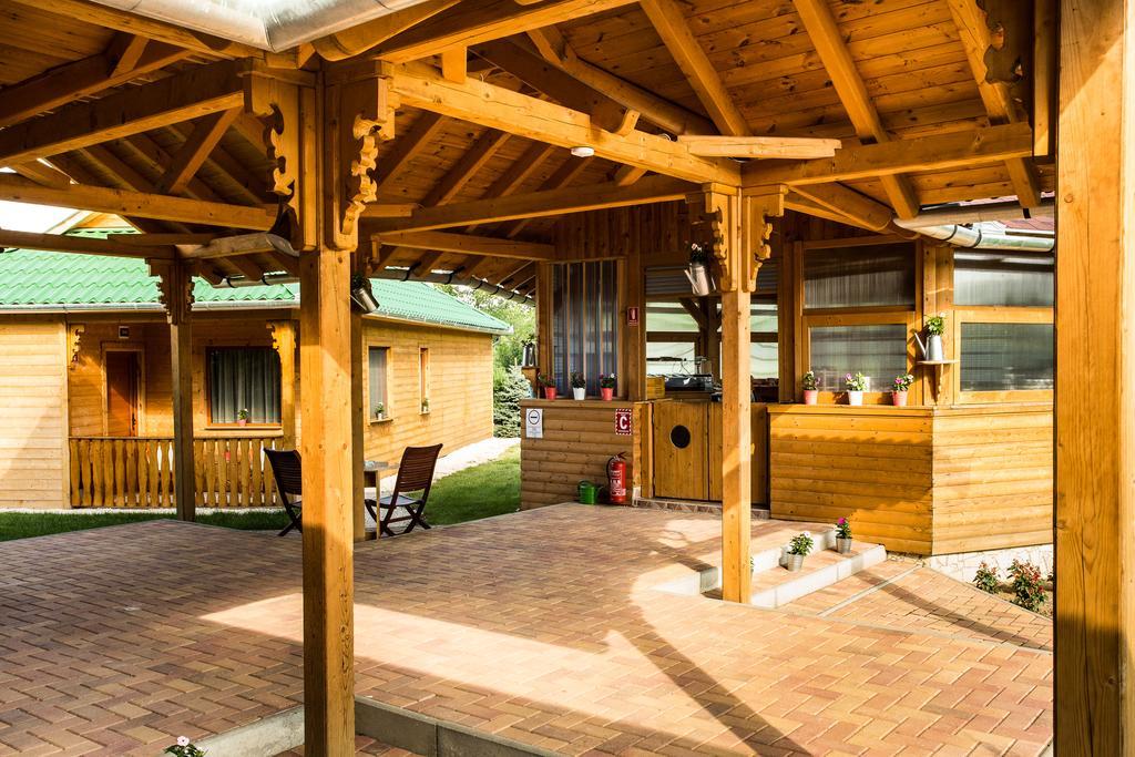 Aparthotel Szatmar Beregi Elmenyliget Fehérgyarmat Exterior foto