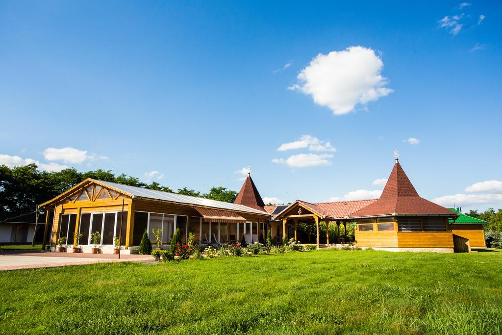 Aparthotel Szatmar Beregi Elmenyliget Fehérgyarmat Exterior foto