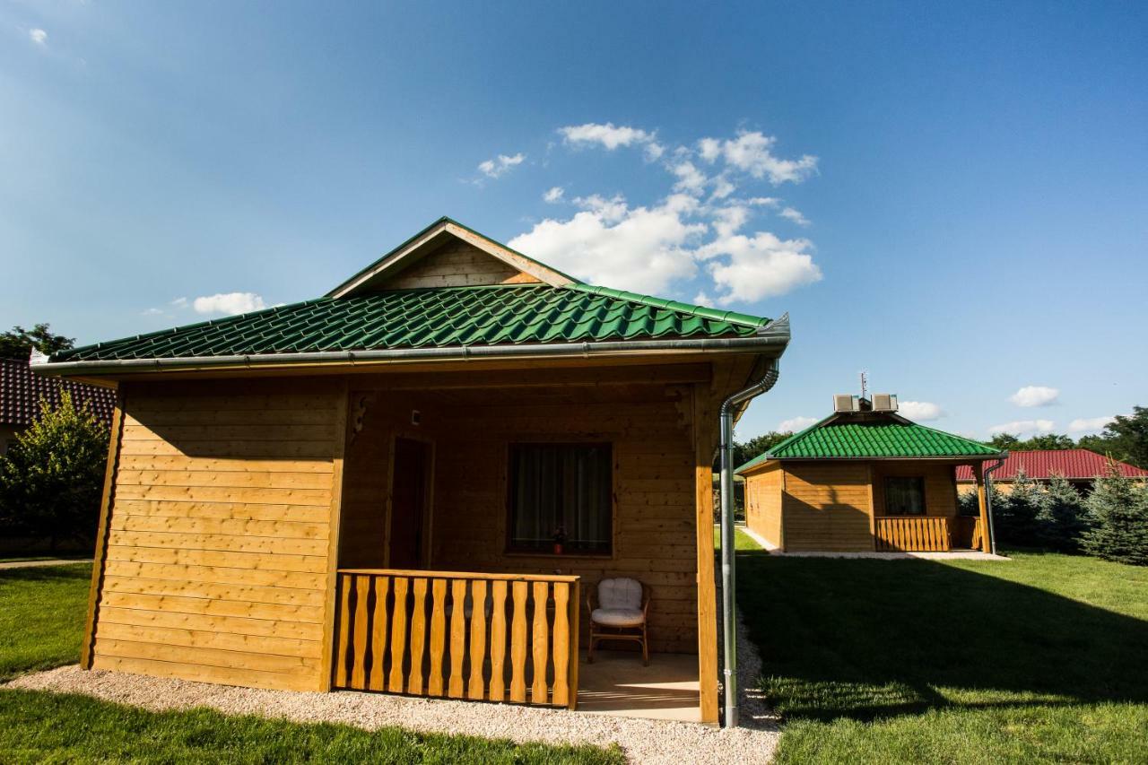 Aparthotel Szatmar Beregi Elmenyliget Fehérgyarmat Exterior foto